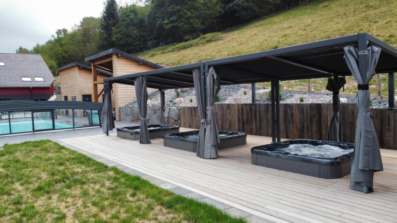 La Ferme De Rochesson, Jacuzzis & Piscine Commune المظهر الخارجي الصورة